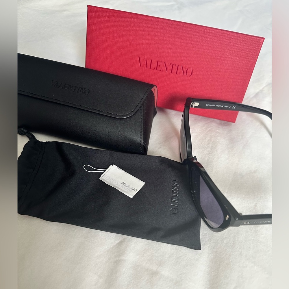 Valentino Elegant Black Eyewear